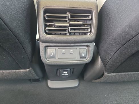 New 2026 Nissan Leaf Platinum+ image 18