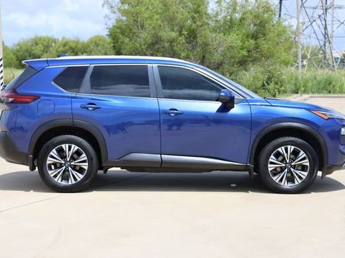 Used 2022 Nissan Rogue SV w/ SV Premium Package FWD image 4