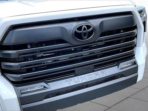 Used 2024 Toyota Tundra SR5 w/ SR5 Convenience Package AWD/4WD image 30