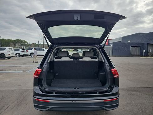 Used 2024 Volkswagen Tiguan S image 17