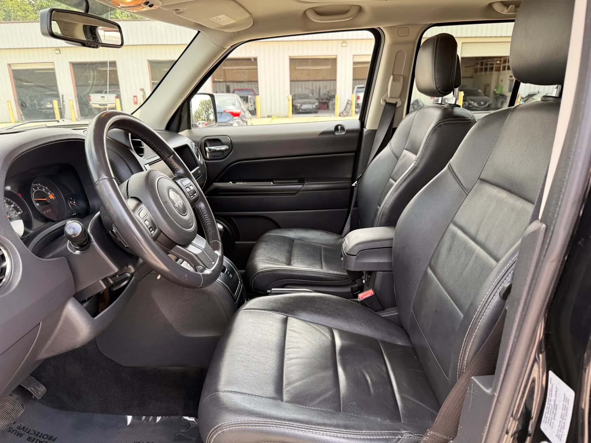 Used 2017 Jeep Patriot High Altitude AWD/4WD image 2