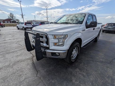 Used 2016 Ford F150 XLT w/ Trailer Tow Package image 4