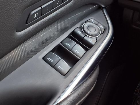 Used 2025 Cadillac XT4 Premium Luxury w/ Technology Package FWD image 19