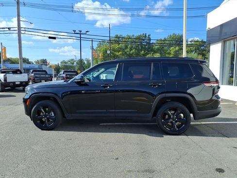 Used 2023 Jeep Grand Cherokee L Altitude image 4