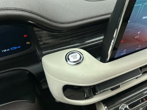 Used 2021 Lincoln Aviator Black Label Grand Touring w/ Class IV Trailer Tow Package image 27