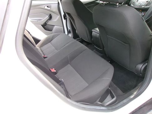 Used 2018 Ford Focus SE FWD image 16