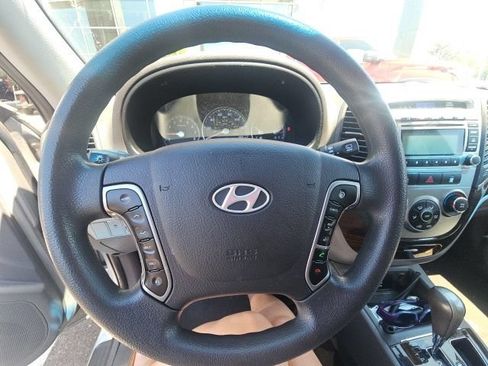 Used 2010 Hyundai Santa Fe GLS FWD image 6