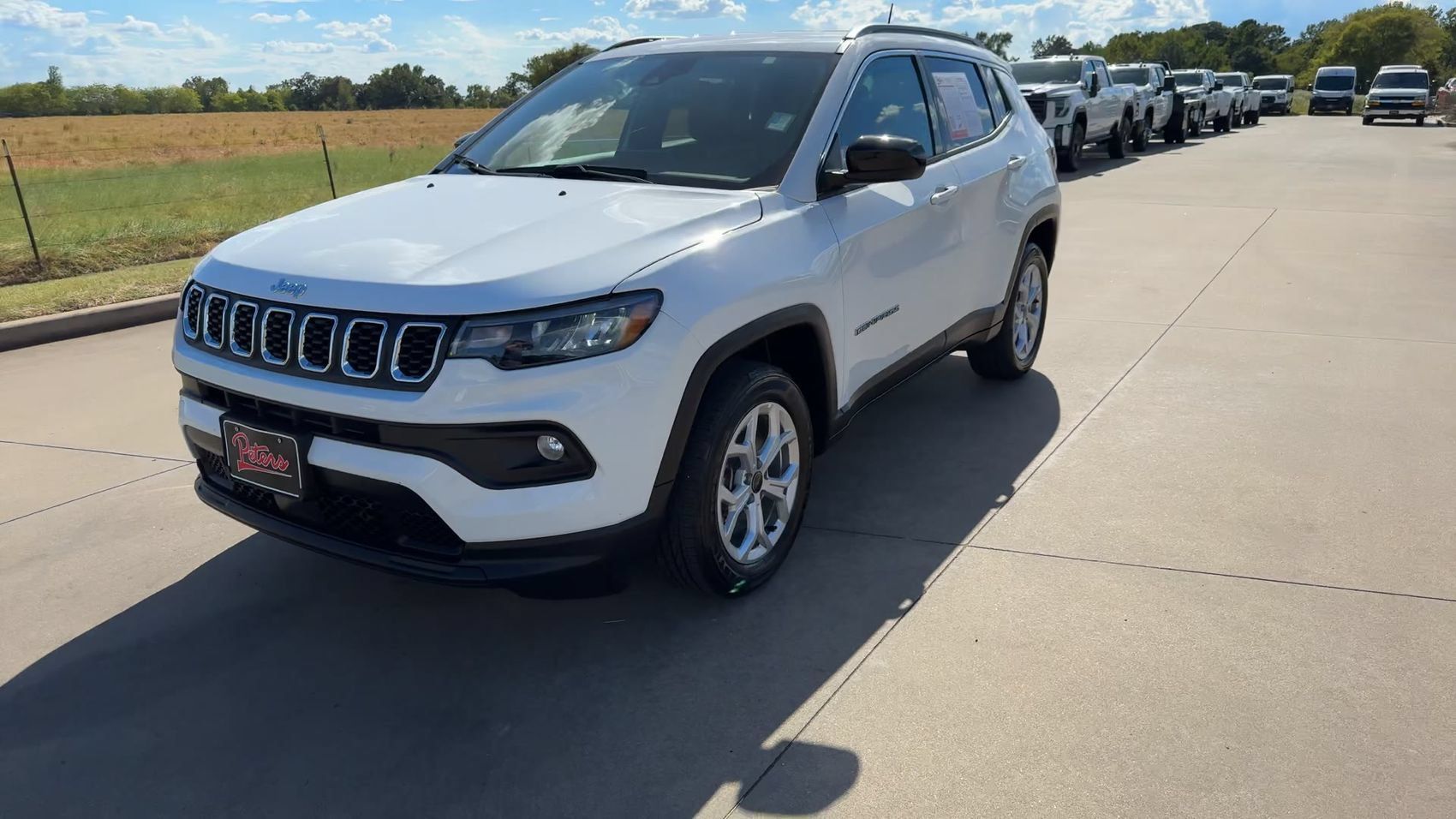 Used 2025 Jeep Compass Latitude AWD/4WD image 5