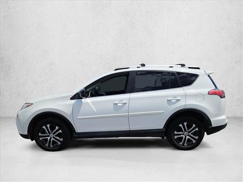 Used 2016 Toyota RAV4 LE FWD image 8