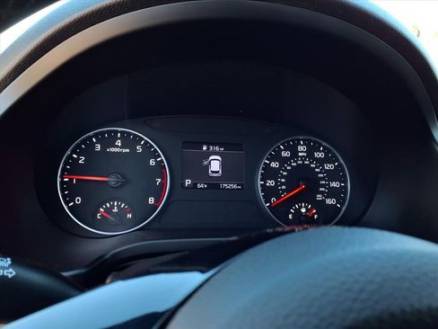 Used 2021 Kia Seltos S image 13