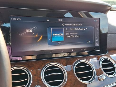 Used 2019 Mercedes-Benz E 300 4MATIC image 18