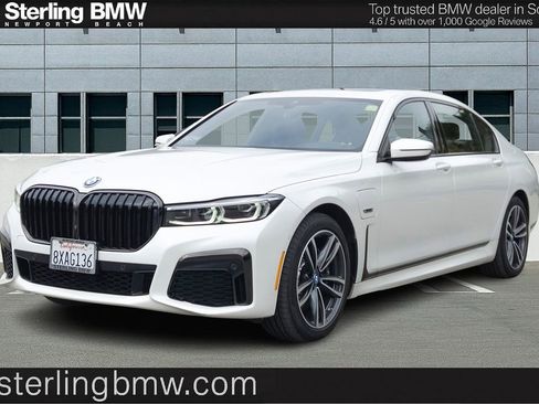 Used 2022 BMW 745e xDrive w/ M Sport Package image 3