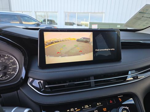 Used 2025 INFINITI QX60 Pure image 25