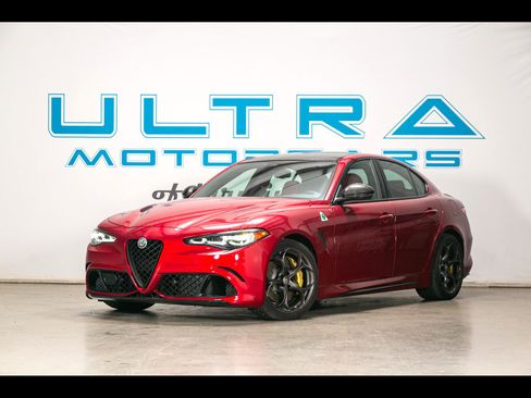 Used 2024 Alfa Romeo Giulia Quadrifoglio image 59