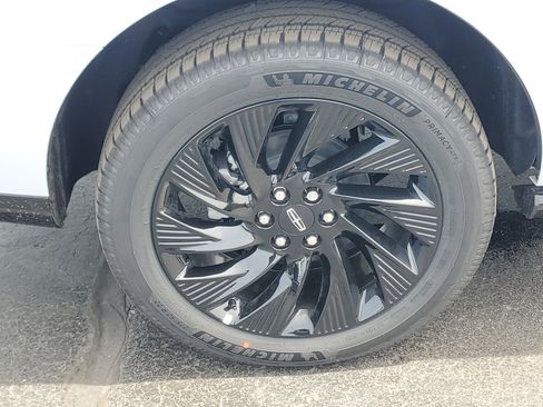 New 2026 Lincoln Navigator Reserve AWD/4WD image 5