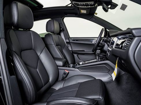 New 2026 Porsche Macan image 15