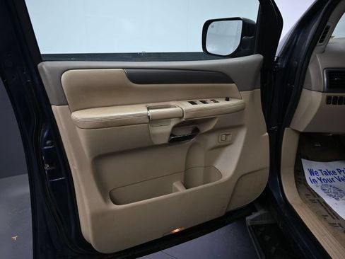 Used 2014 Nissan Armada SV AWD/4WD image 29