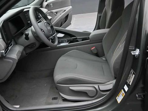 New 2026 Hyundai Elantra Hybrid FWD image 17