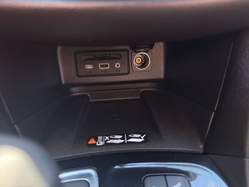 Certified 2024 Chevrolet Equinox Premier AWD/4WD image 21