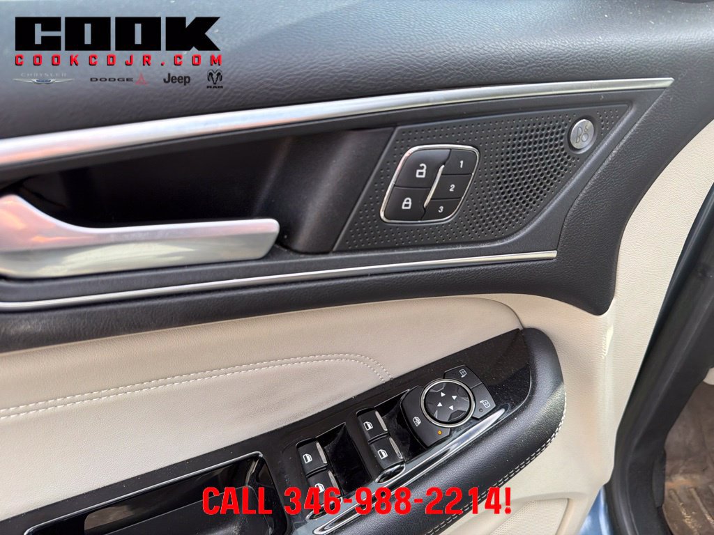 Used 2019 Ford Edge Titanium FWD image 12