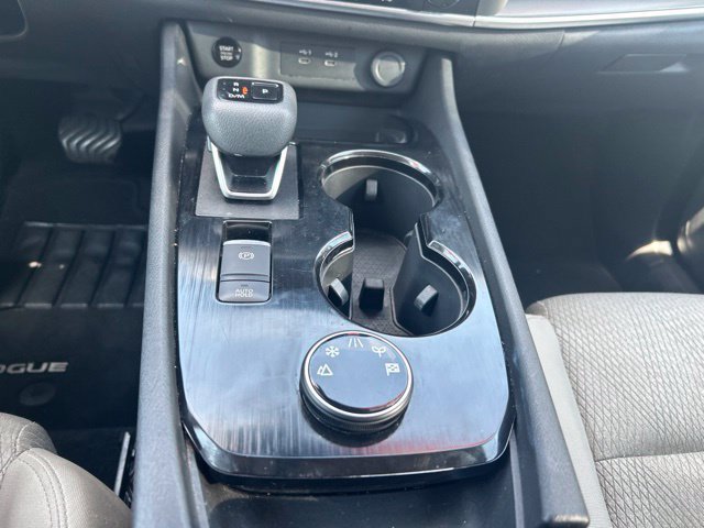 Used 2025 Nissan Rogue SV AWD/4WD image 29