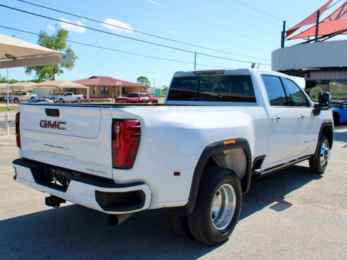 Used 2024 GMC Sierra 3500 Denali w/ Denali Reserve Package AWD/4WD image 3
