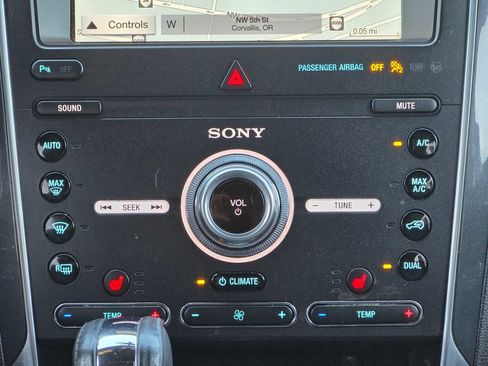 Used 2019 Ford Explorer Sport AWD/4WD image 15