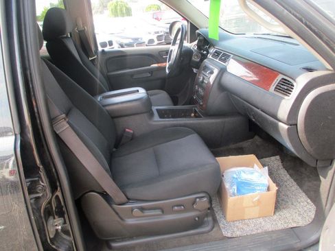 Used 2012 Chevrolet Suburban LS w/ All-Star Edition AWD/4WD image 6