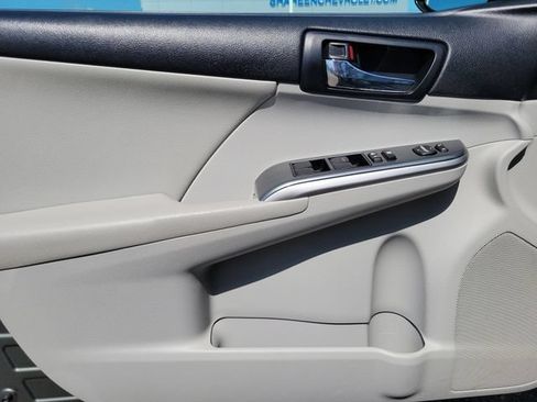 Used 2012 Toyota Camry XLE w/ Leather Pkg FWD image 9