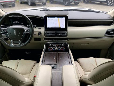 Used 2019 Lincoln Navigator Reserve AWD/4WD image 16