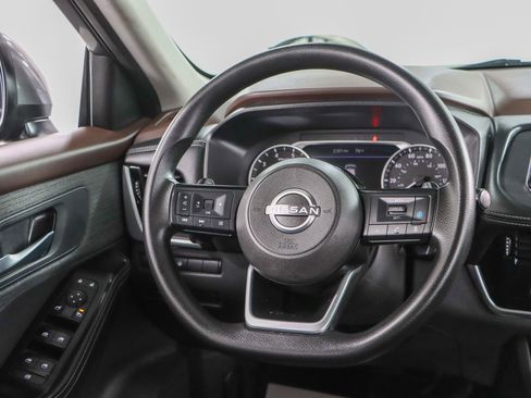 Used 2022 Nissan Rogue SV AWD/4WD image 12
