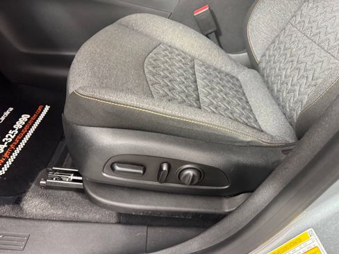 Used 2023 Chevrolet Equinox LT FWD image 13