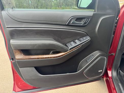 Used 2019 Chevrolet Tahoe LT w/ LT Signature Package image 7
