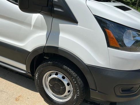 Used 2024 Ford Transit 250 148 High Roof RWD image 3