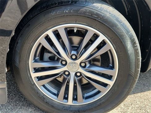 Used 2019 INFINITI QX60 Luxe w/ Essential Package image 10