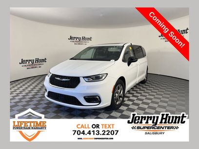 Used 2024 Chrysler Pacifica Limited