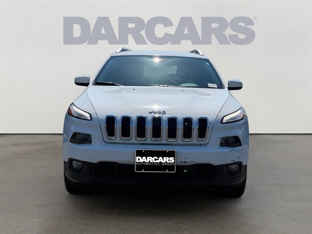 Used 2016 Jeep Cherokee Latitude w/ Cold Weather Group AWD/4WD image 2