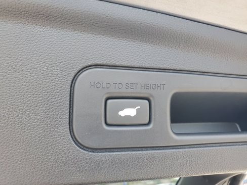Used 2025 Acura MDX w/ Technology Package FWD image 9