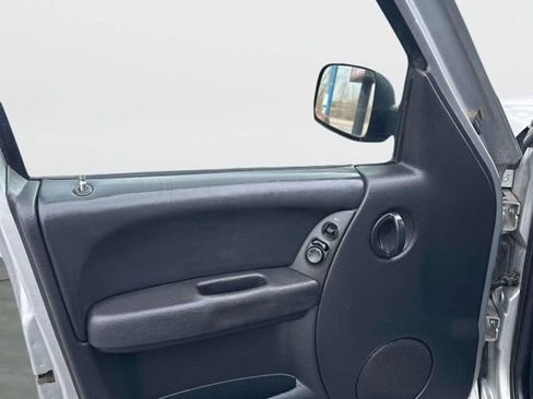 Used 2003 Jeep Liberty Sport image 19