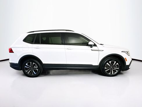 Used 2024 Volkswagen Tiguan S image 10