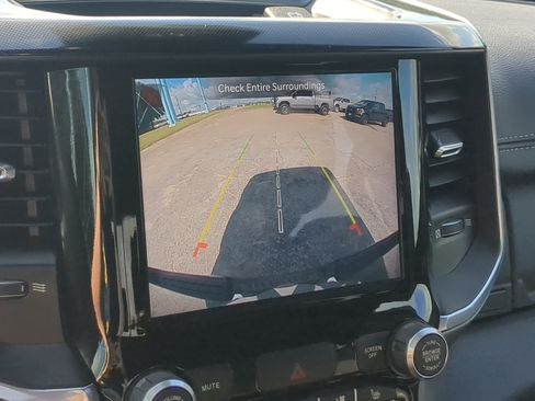 Used 2022 RAM 1500 Laramie AWD/4WD image 19
