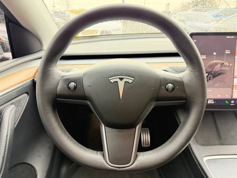 Used 2022 Tesla Model Y Performance image 19