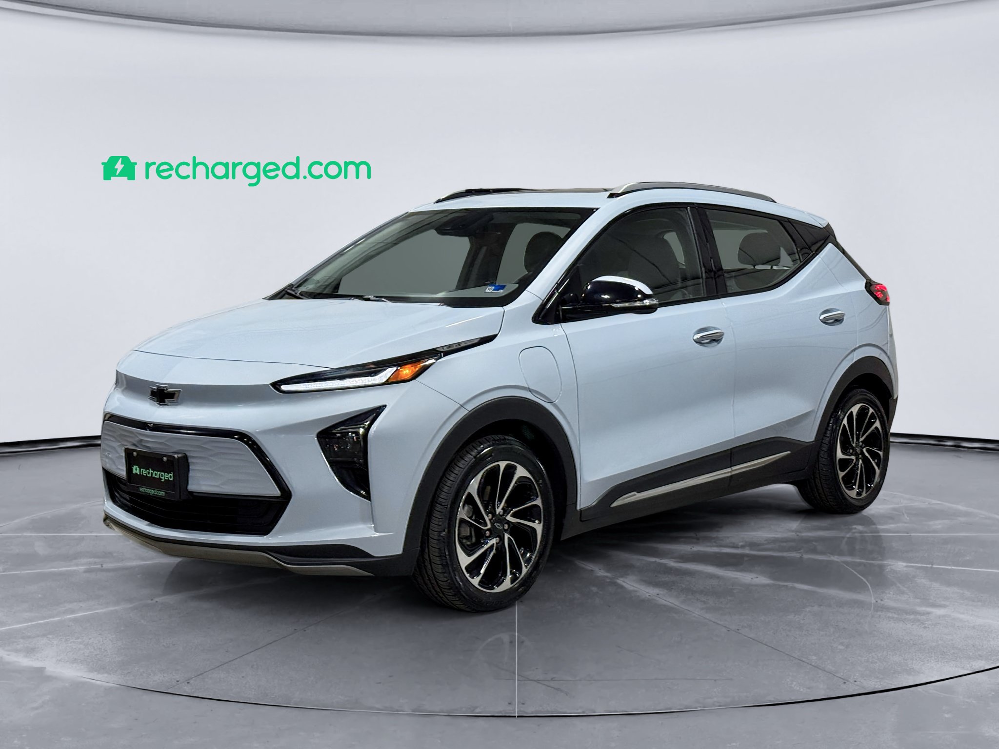 Used 2022 Chevrolet Bolt EUV Premier w/ Sun & Sound Package FWD image 1