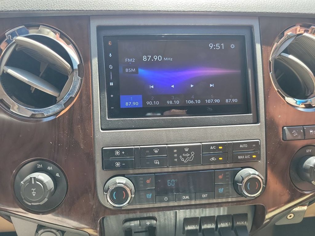 Used 2011 Ford F250 Lariat w/ Lariat Interior Pkg AWD/4WD image 13