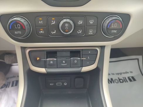 Used 2022 GMC Terrain Denali AWD/4WD image 17
