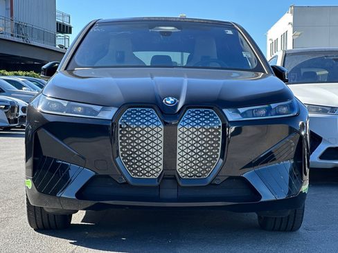 Used 2024 BMW iX xDrive50 w/ Sport Package AWD/4WD image 6