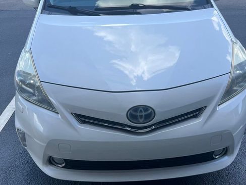 Used 2013 Toyota Prius V Five FWD image 2