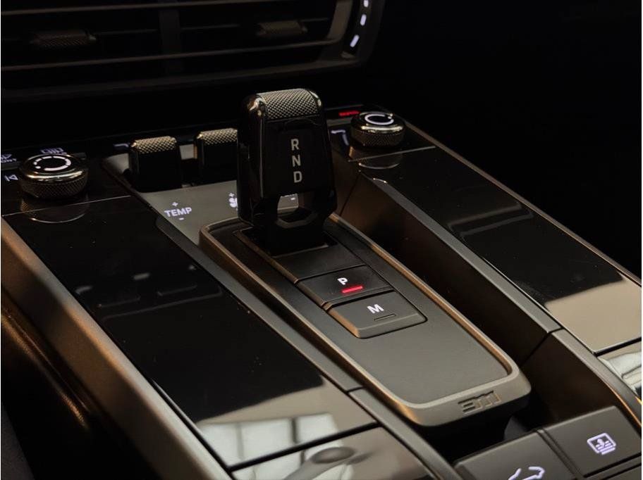 Used 2020 Porsche 911 Carrera image 15