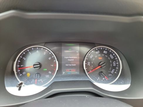 Used 2020 Toyota RAV4 XLE Premium FWD image 21