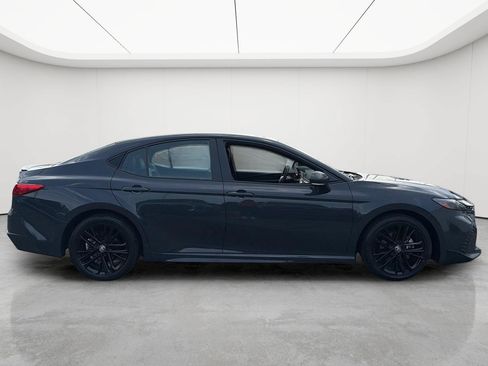 Used 2025 Toyota Camry SE FWD image 9